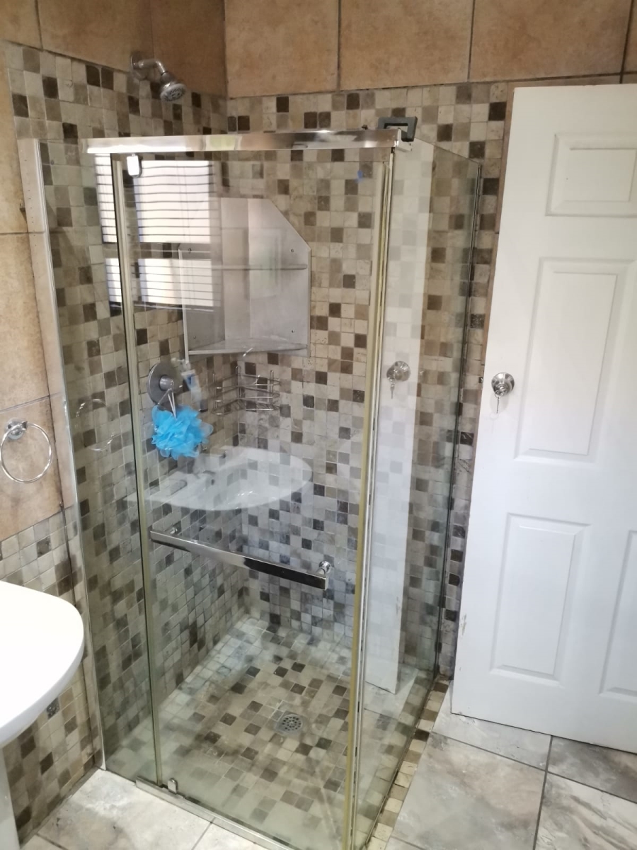 3 Bedroom Property for Sale in Peerless Park East Western Cape